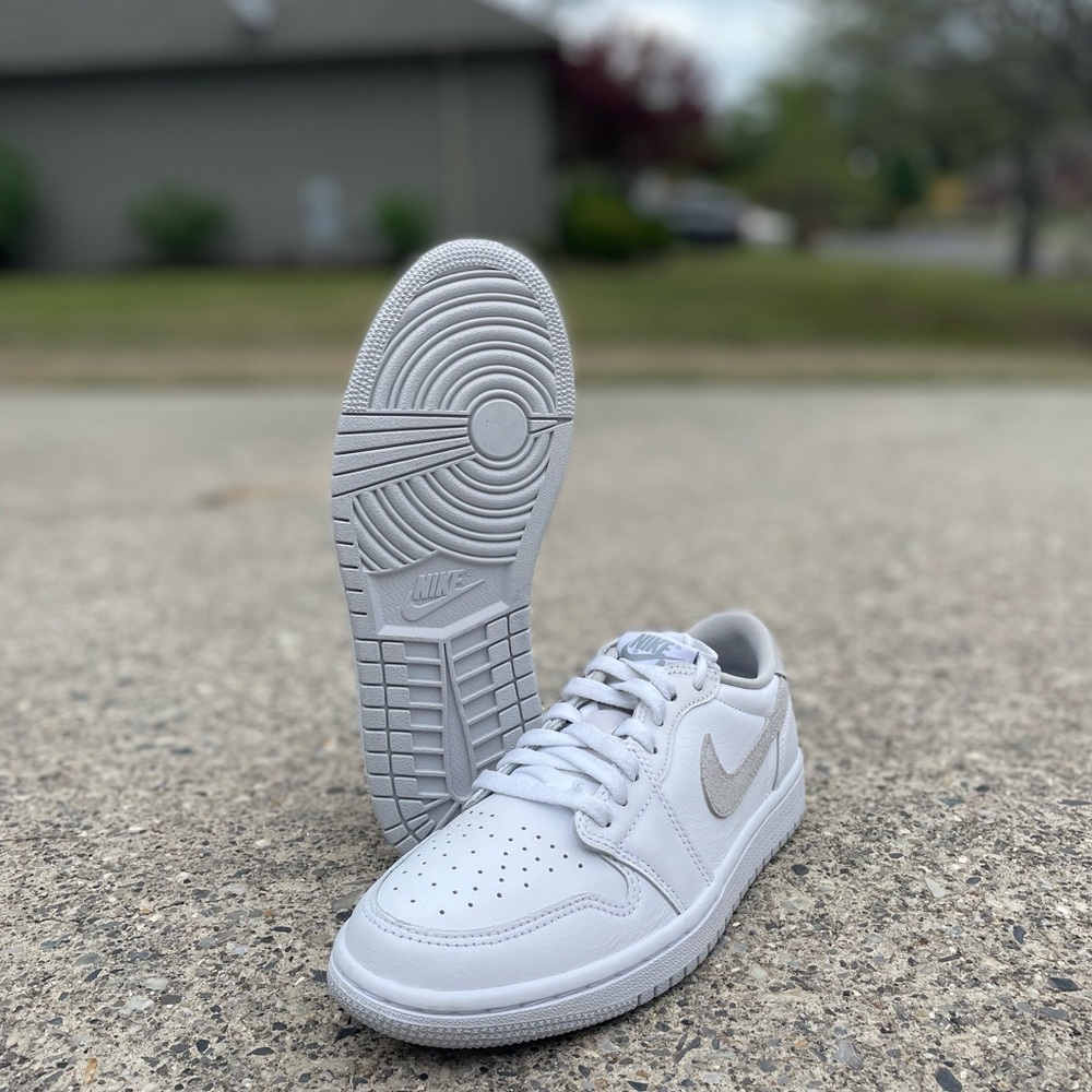 ❌SOLD❌ Size 8.5W/7M - WMNS Jordan 1 Retro Low OG ‘Neutral Grey’ 2021 - VNDS